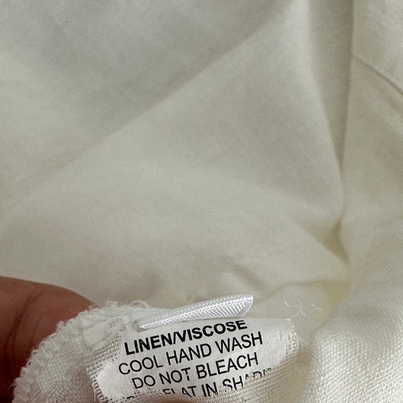 Elegant White Button-Down Women's Shirt - Picture 3 of 5